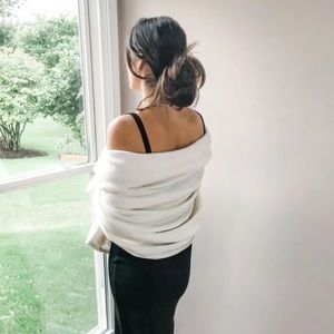 16 Reception Flip Flops Ivory Plush Fleece Blankets (wedding favor)